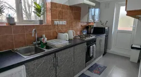 A&A Apartment Basildon - Image 3