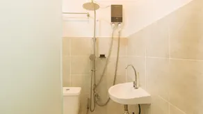 GREN PLACE near Baclaran Airport Road by RedDoorz - Image 2