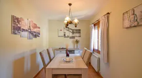 Cómodo y coqueto chalet con jardín en Argoños - Image 4