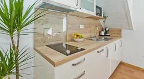 *Beautiful, centrally located studio apartment* - Image 5