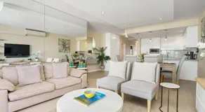 Dolphin Beach H106 - Image 5
