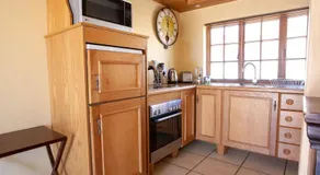 Crimson Cottage - Image 3