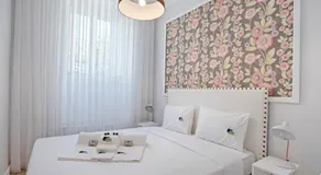 BmyGuest - Ambassador Boutique Apartment II - Image 2