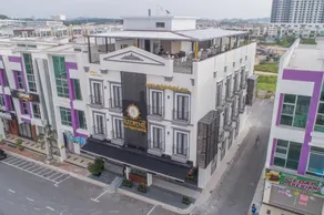 Redpine Hotel - Image 4
