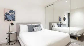 Modern Apartment In Flawless Fitzroy+Carpark - Image 2