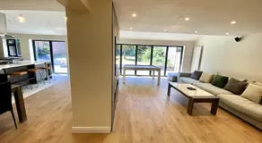 Luxury 5 Bedrooms House in Milton Keynes - Image 4