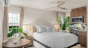 Wilmington Luxury Spa Retreat- Prime Location - Image 2