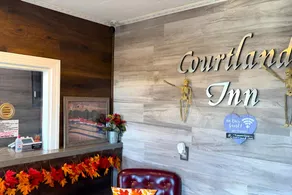 Courtland Inn By Townhouse Franklin VA US 58 - Image 2