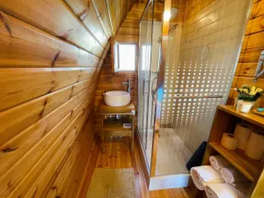 Glamping Turquesa, feel and relax in a wood house - Image 2