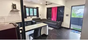 Green Lounge - Image 2