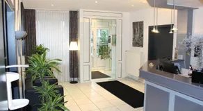 M&M Park Hotel - Image 2