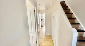 5 Bedroom house in DA7 - Image 4