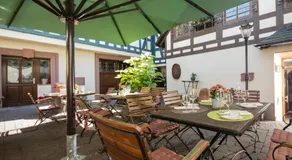 Hotel und Weinhaus Zum Krug - Image 4