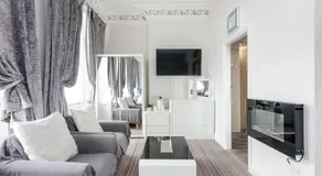 Somerset Hotel - Image 2