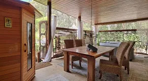 The Executive Suite - Image 4