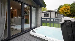 Hemingway Lodge with Hot Tub - Image 4