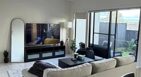 Shared House in Melbourne - Image 2