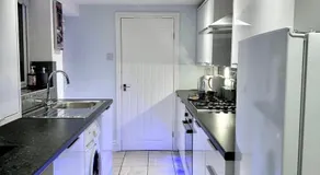 Beautiful Entire House! - Image 5