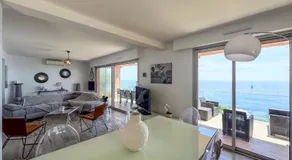 Sea-view villa for 8 guests with heated pool - Image 2