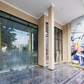 Urbanview Hotel Lamin Palangkaraya by RedDoorz - Image 5