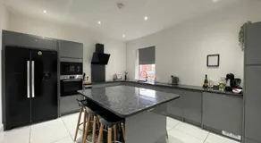 Holdsworth House Apartments - Image 5