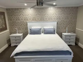 Spacious bright home close to shops and cafe's - Image 4