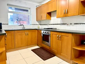 StayViva- 3BR House - Garden, Game Room & Parking - Image 3