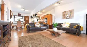 Gorgeous 3BD Cottage with Parking Nr Guildford - Image 3