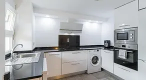 Merveilleuse maison de vacances adaptée aux familles avec internet haut débit et terrasse | Vue montagne | Idéale pour le télétravail | Avec animaux acceptés - Image 3