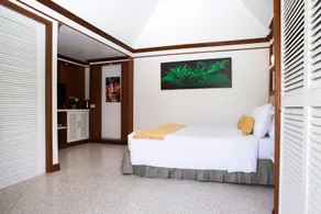Castle Howchow Beach Resort Hotel - Image 3