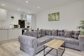 Wimborne Road Apartment 4 - Image 3