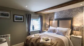 Greyhound Inn Wilton - Image 2
