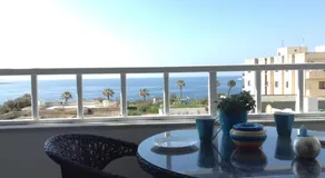 Seafront Apartment With Pool - Image 4