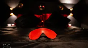 Dark love room - Image 2