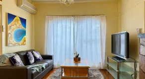Nautique Beach House - Rustic and Charming, Walk 2 Beach & Shops - Image 2