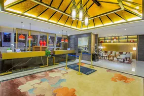 Howard Johnson Riverview Hotel Guangzhou - Image 2