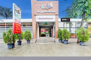Hotel O Aamrai Resort - Image 4