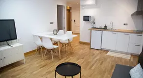 ELIZABETH TOWERS - Image 3