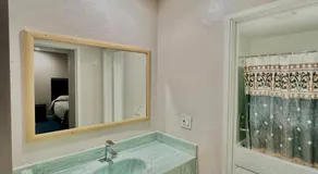 Tropic West Motel - Image 2