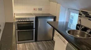 1 bed flat at Drum Street - Image 3