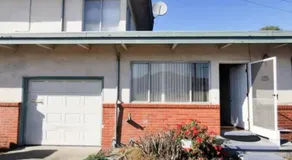 Bright and Modern 2BR with Parking - Image 3