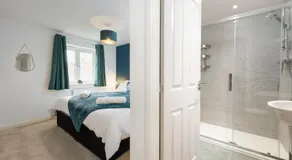 Stylish 4 Bedroom House Sleeps 7 Free Parking Nr Hospital Contractors - Image 2