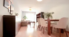 Apartamento familiar con 2 plazas parking - Image 2