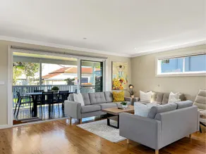 3-Bed Coastal Haven with Alfresco Dining & BBQ - Image 2