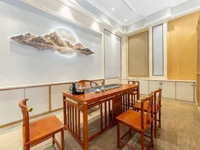 MIduo Hotel (Daxin Lighting Wholesale Center) - Image 4