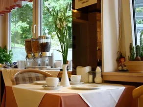 Hotel Mondial Comfort - Frankfurt City Centre - Image 3