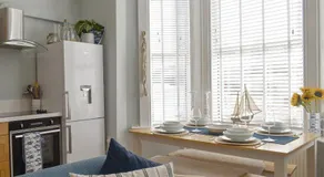Sandgate Apartment - Image 3