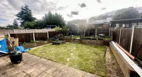 5 Bedroom house in DA7 - Image 5