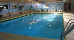 2 bedroom Chalet all to yourself, free parking, dogs welcome - Image 2