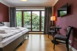Klidný útulný hotel u řeky - Image 3